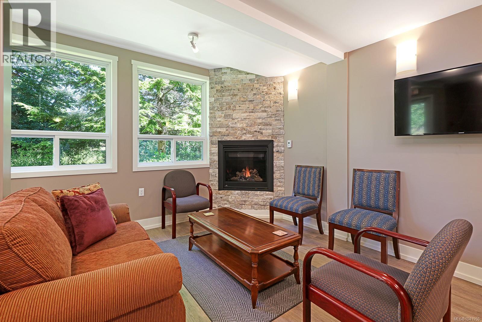 #206 1686 Balmoral Ave - 31