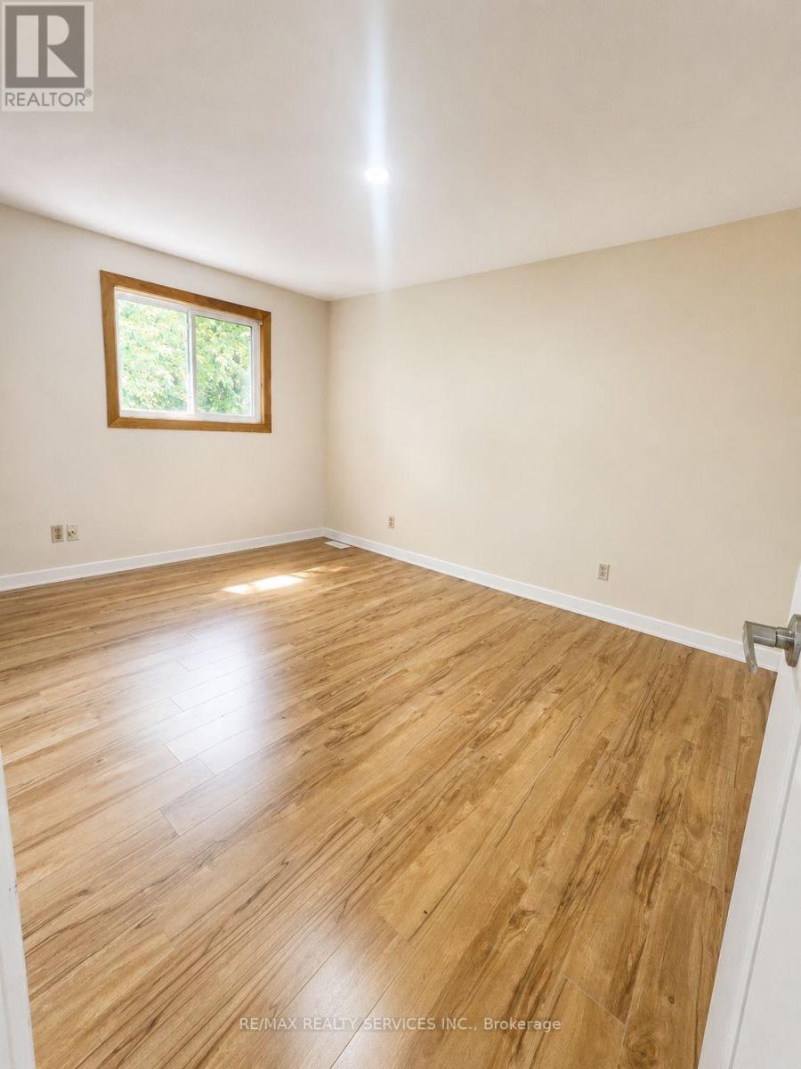 238 LINDEN DRIVE - 17