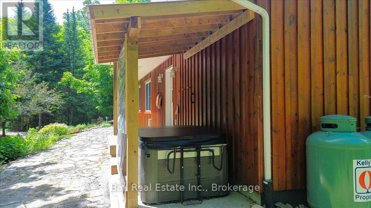 240 STRINGER DRIVE - 12