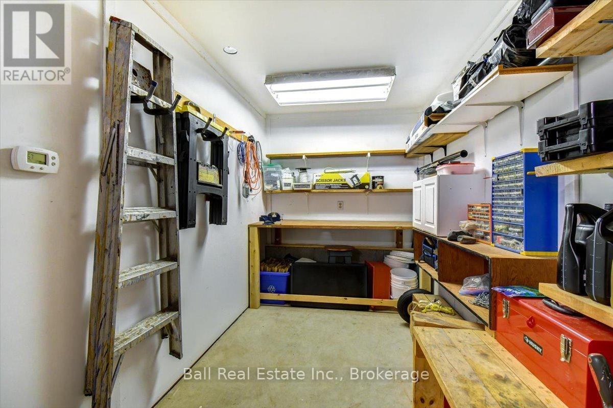 240 STRINGER DRIVE - 22