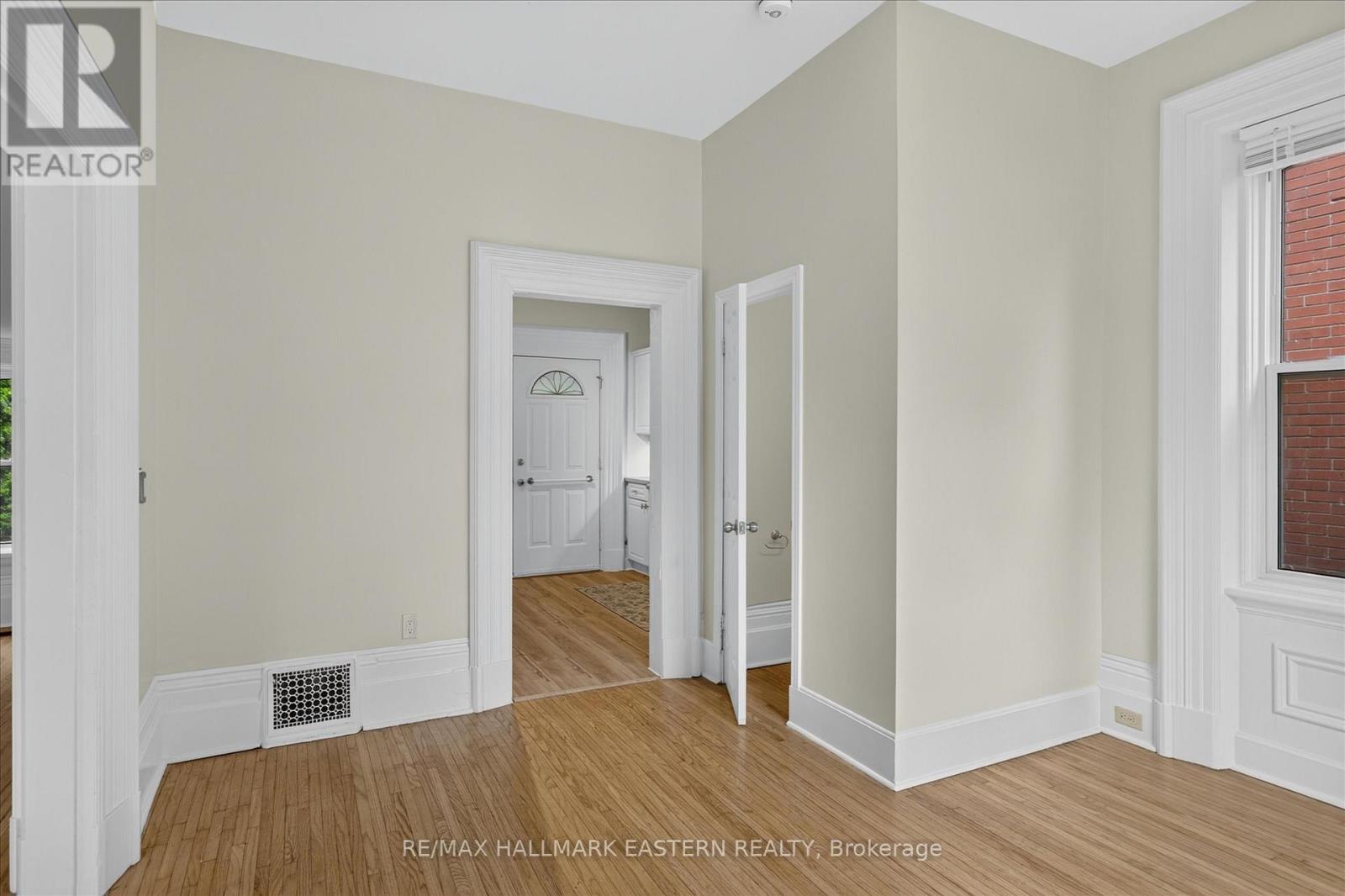 475 AYLMER STREET N - 11
