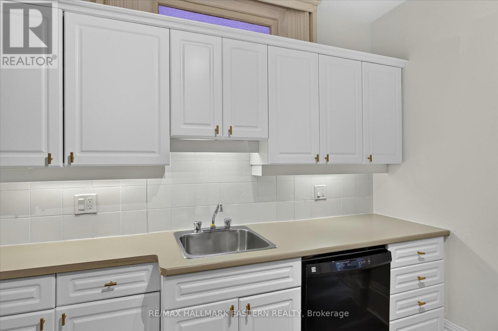 475 AYLMER STREET N - 16