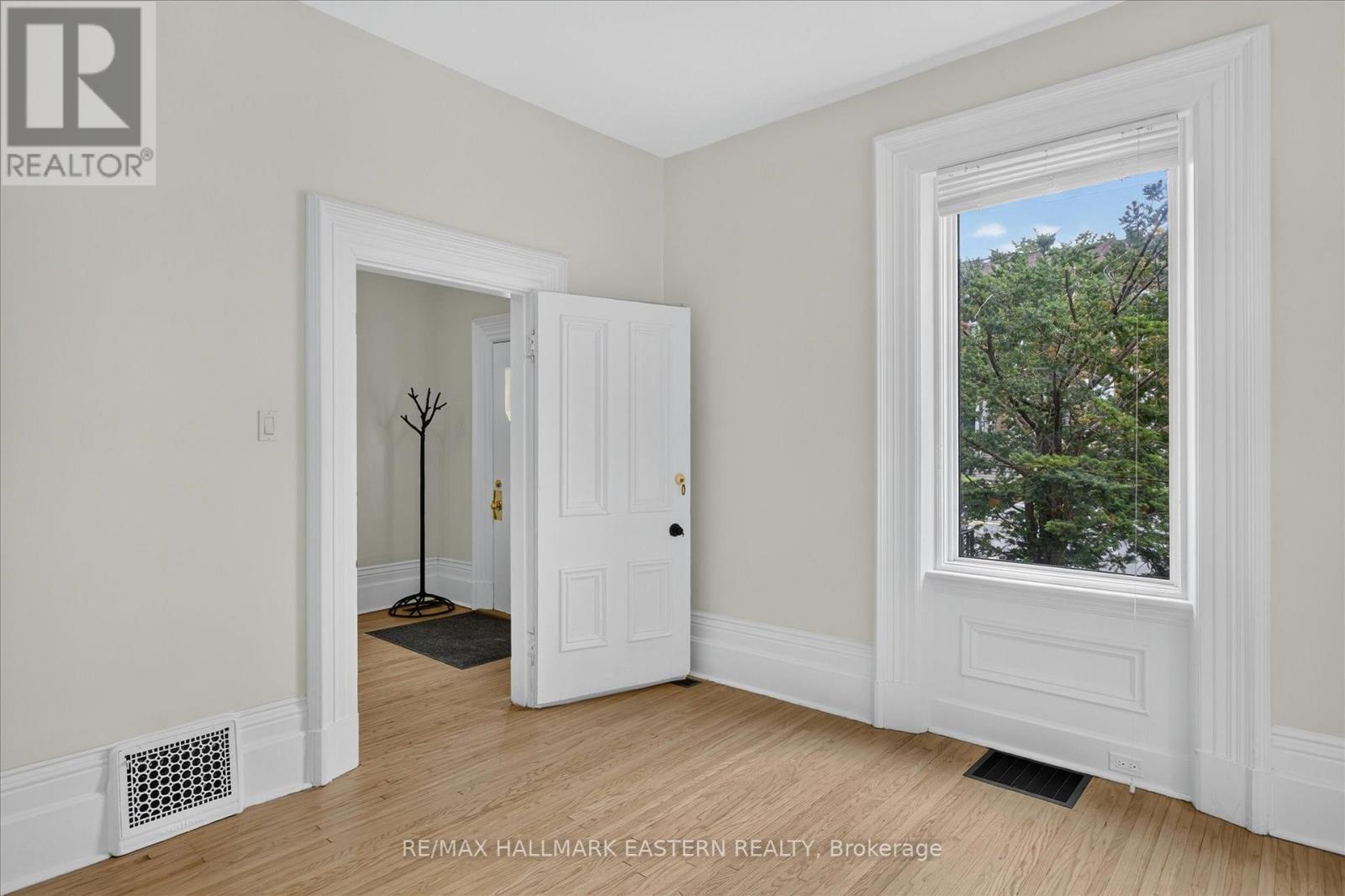 475 AYLMER STREET N - 8