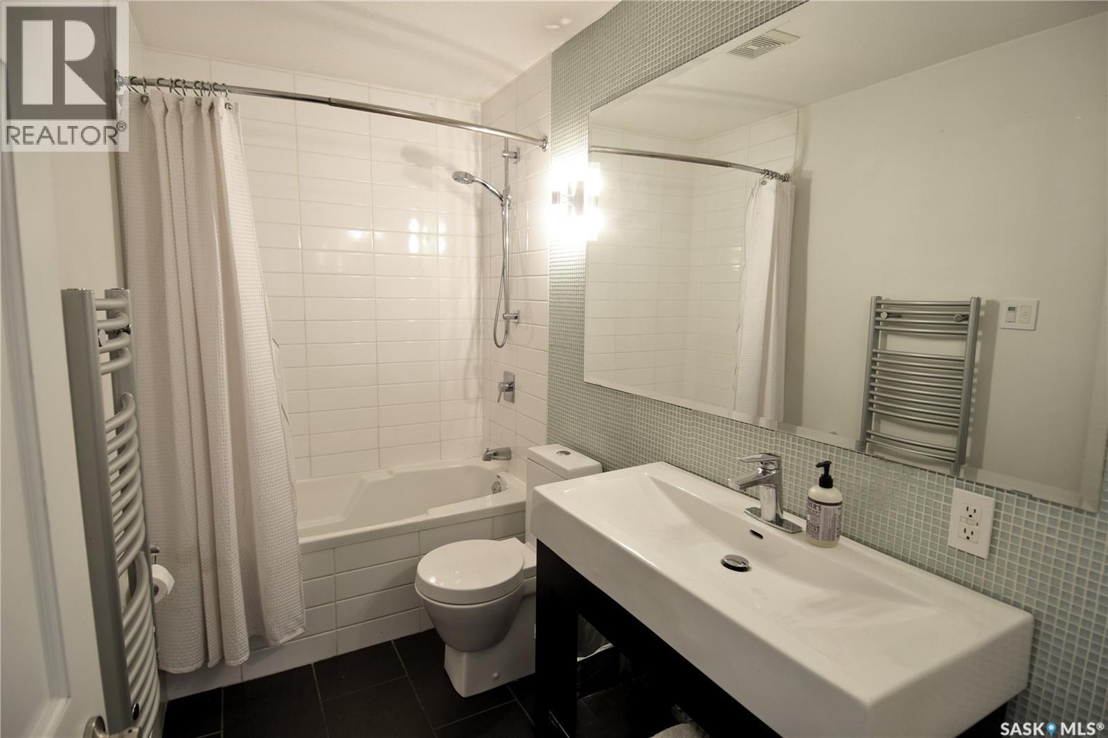 #8 441 4TH AVENUE N - 17