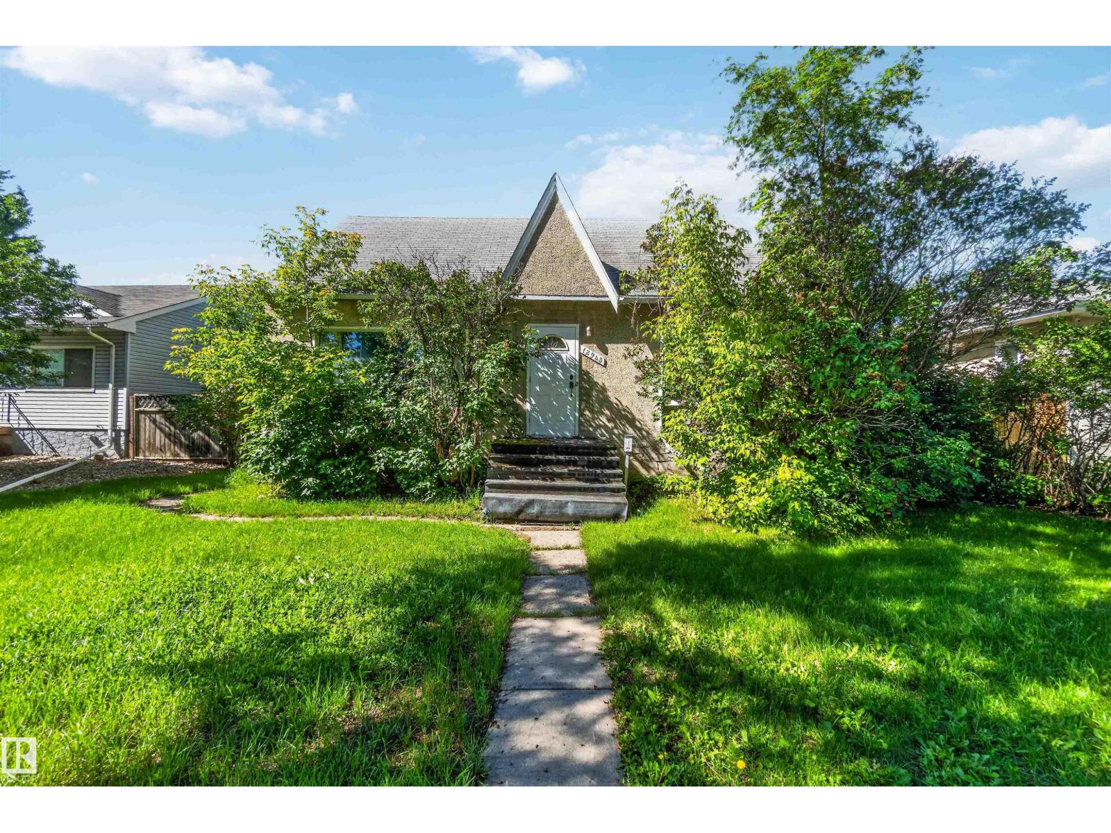 12943 Sherbrooke AV NW - 3