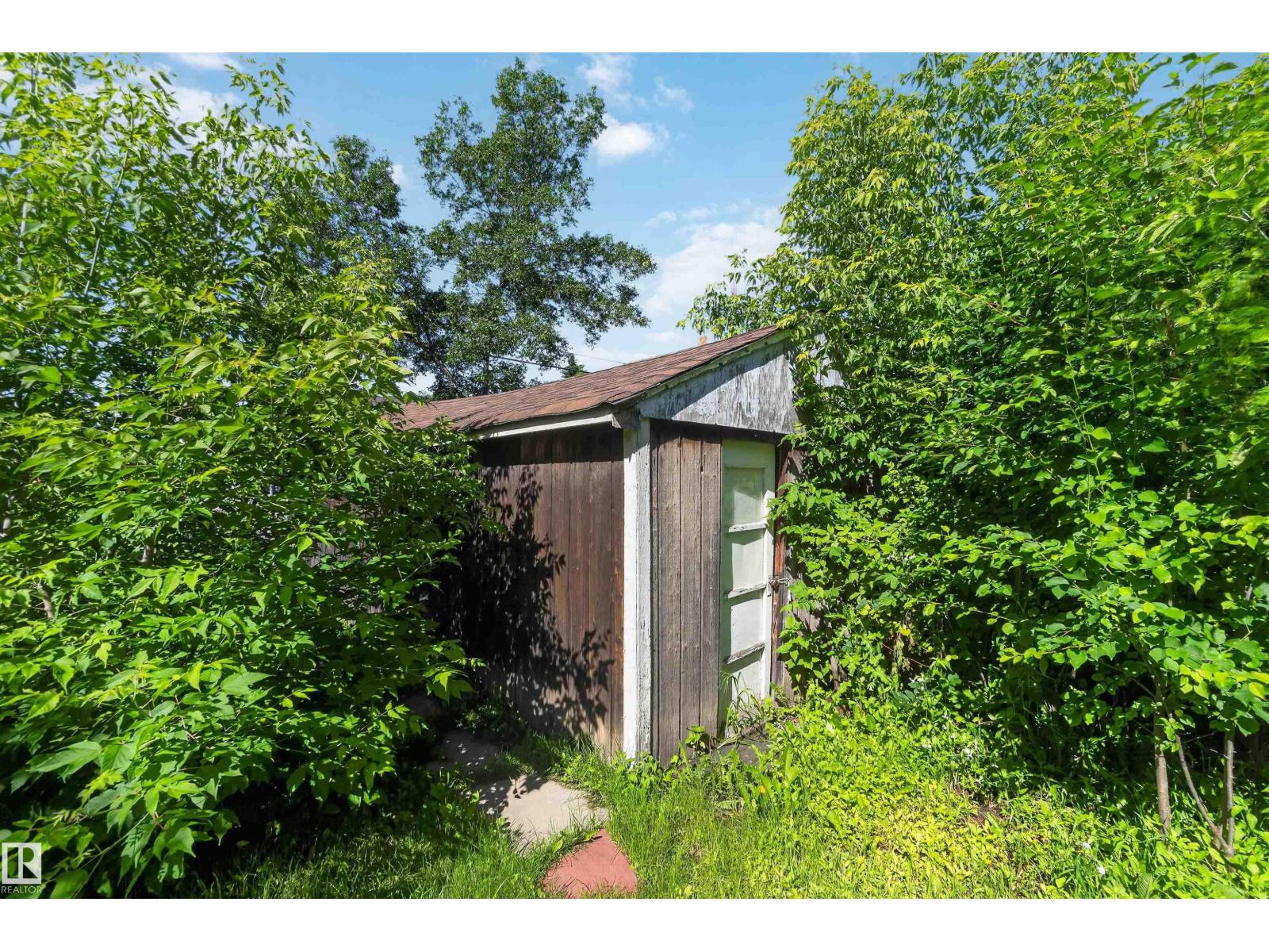 12943 Sherbrooke AV NW - 10