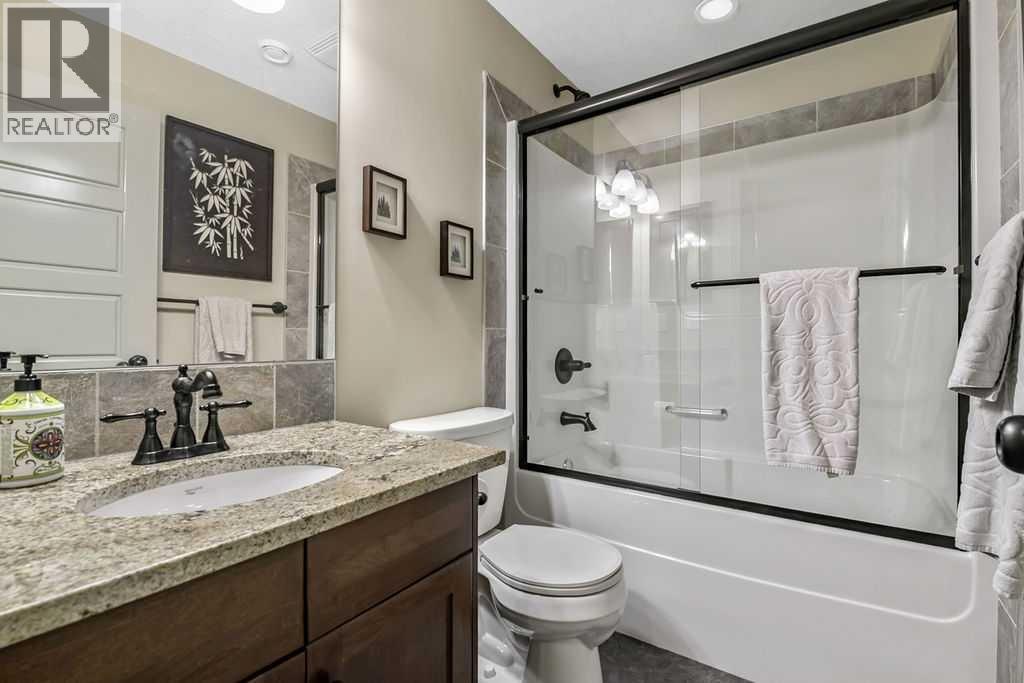 4 Piece bath downstairs