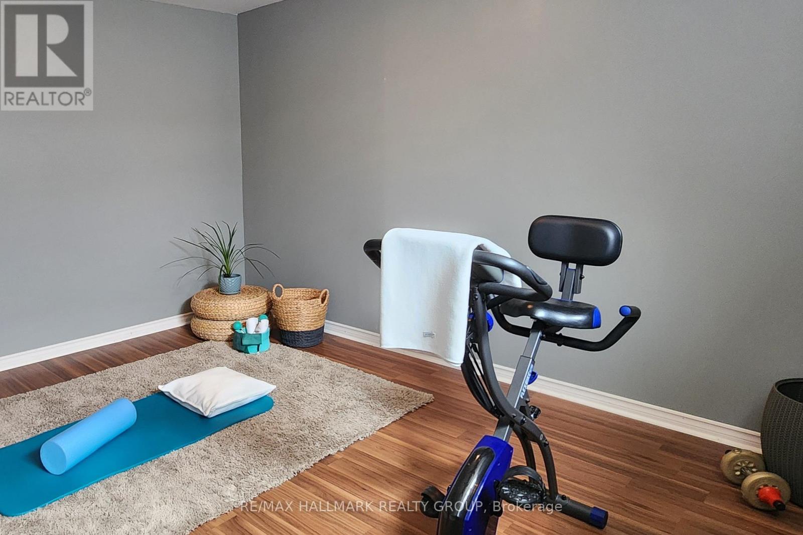 2 Bed, 1 Bath House for Sale in Ottawa – 3 DAPHNE CRESCENT, Ottawa – MLS# X13523032 - Image 40