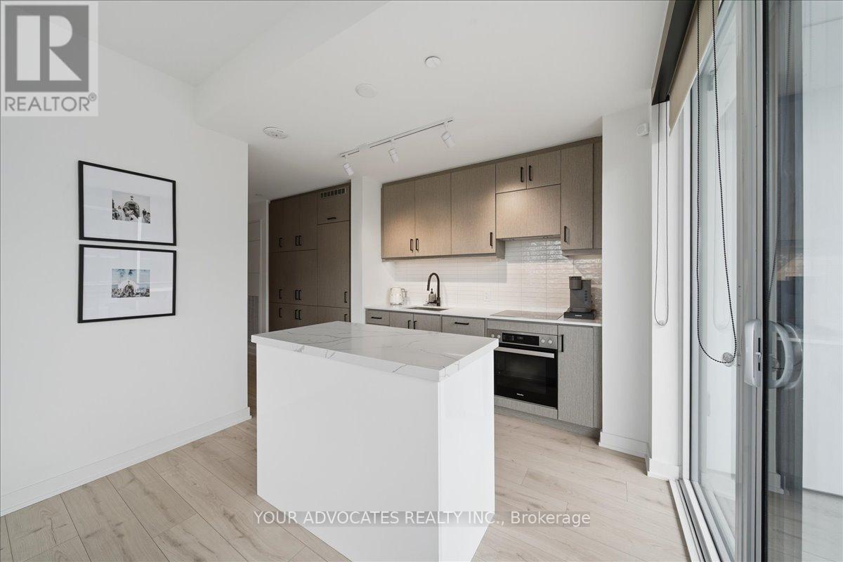 #902 9 TECUMSETH STREET - 10