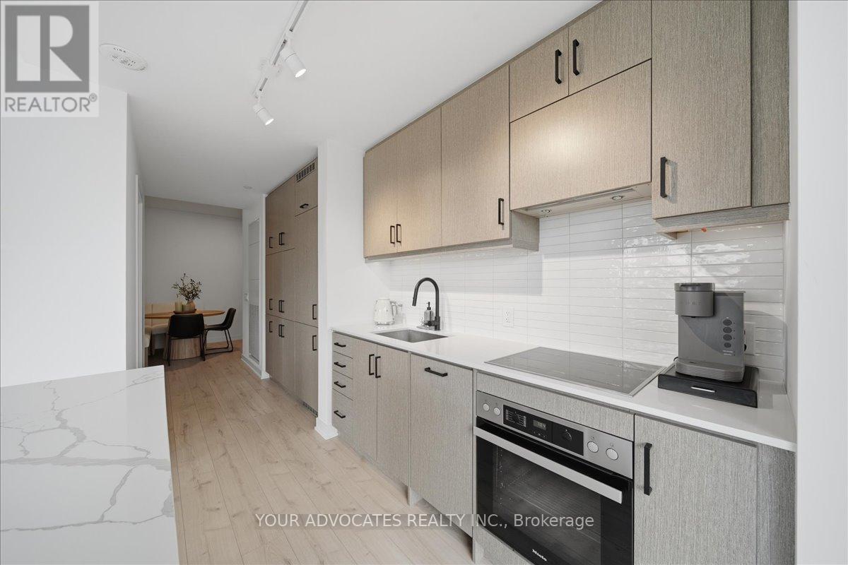 #902 9 TECUMSETH STREET - 11