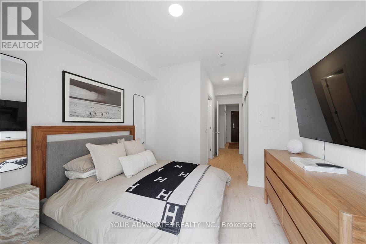 #902 9 TECUMSETH STREET - 19