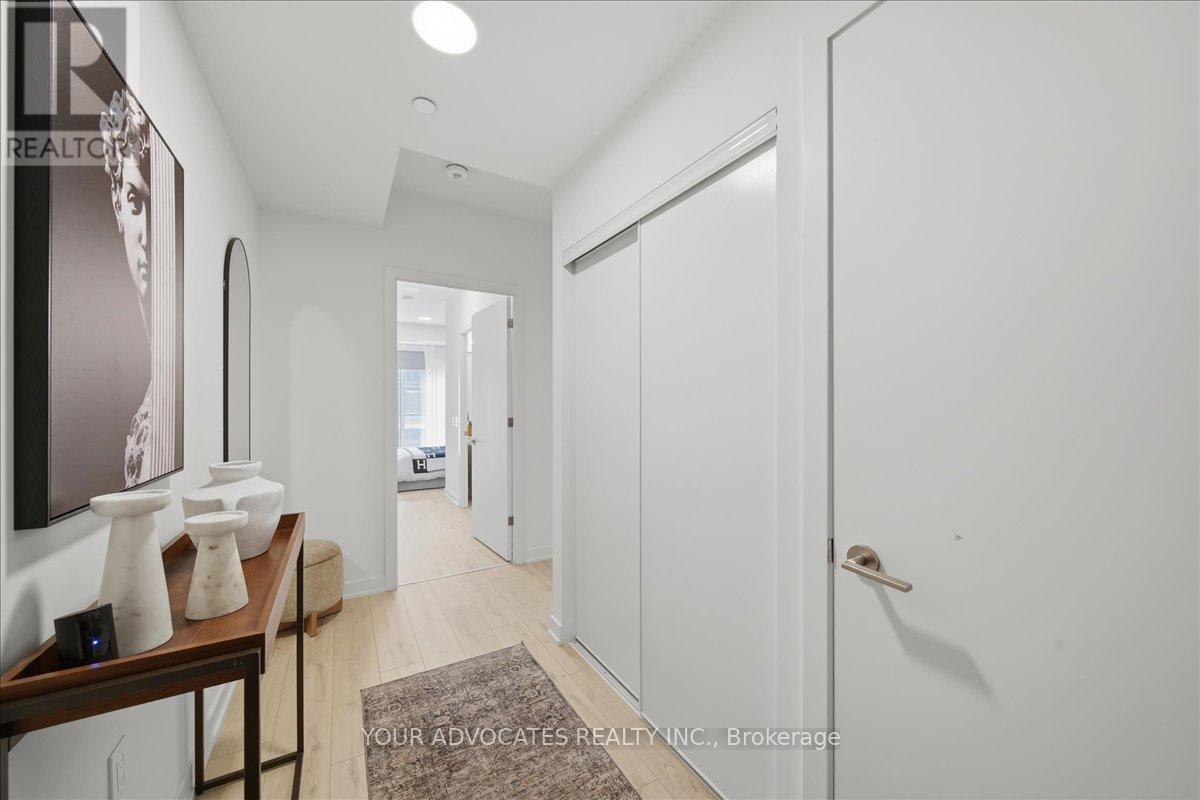#902 9 TECUMSETH STREET - 3