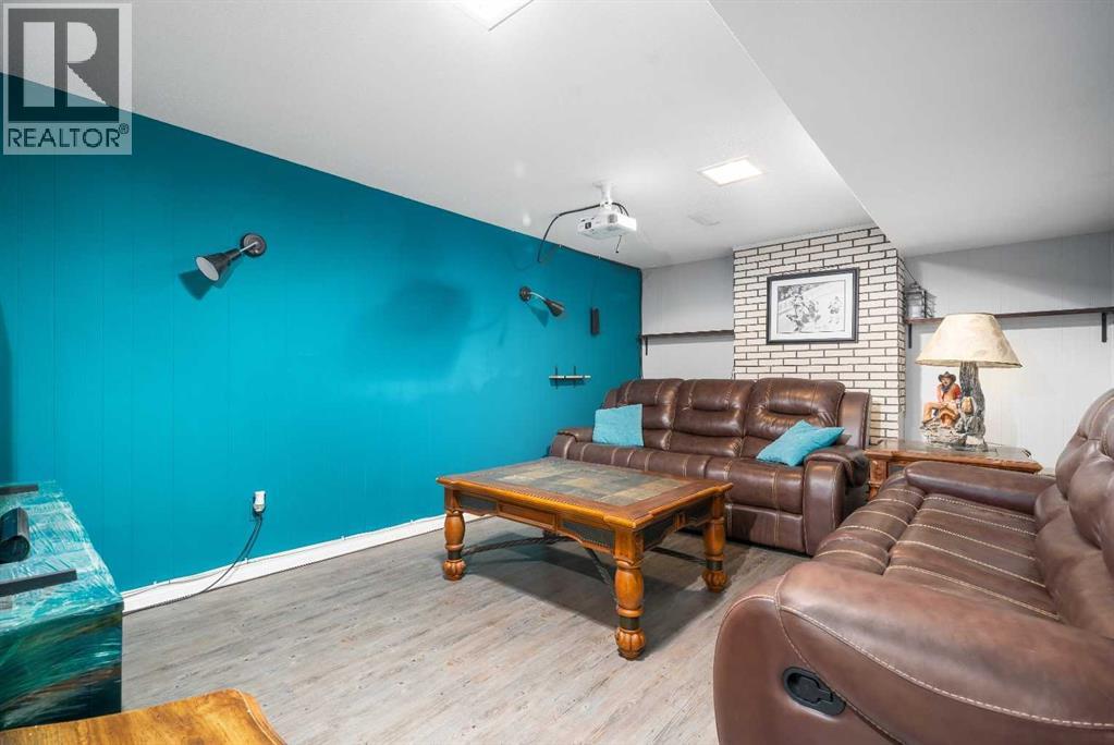 1864 16 Street SE — photo 16