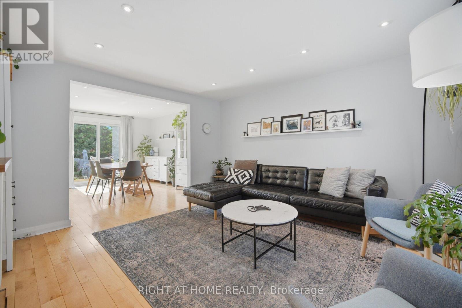 18 VANBRUGH AVENUE - 10