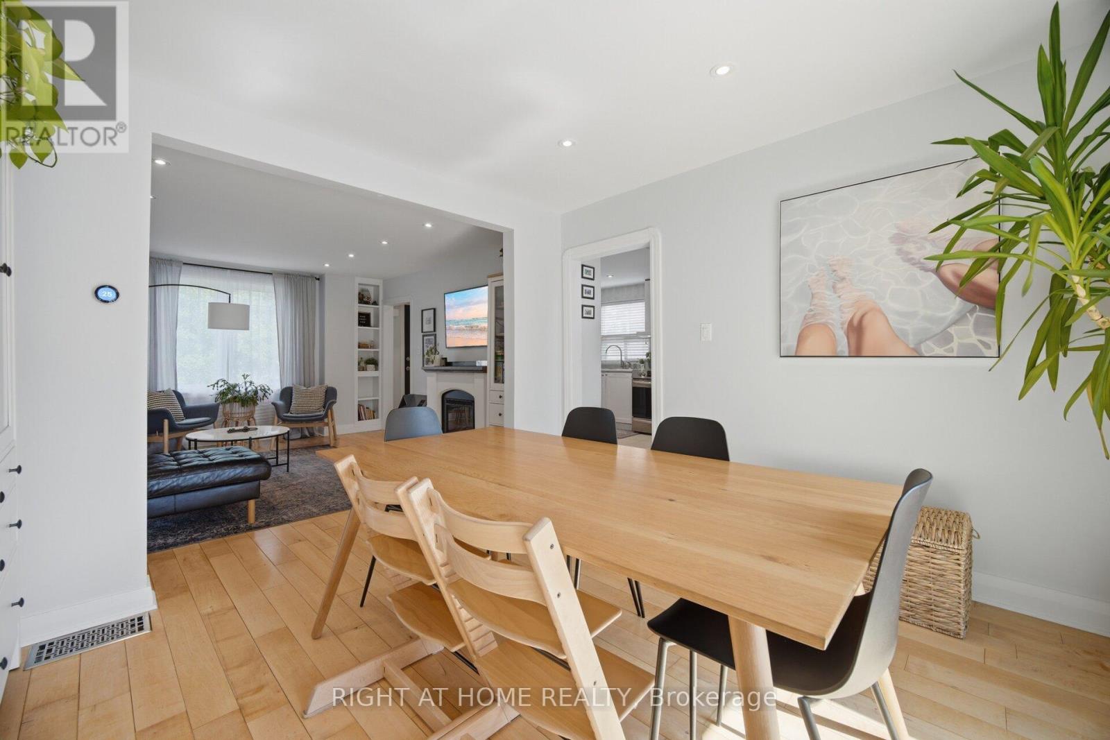 18 VANBRUGH AVENUE - 15
