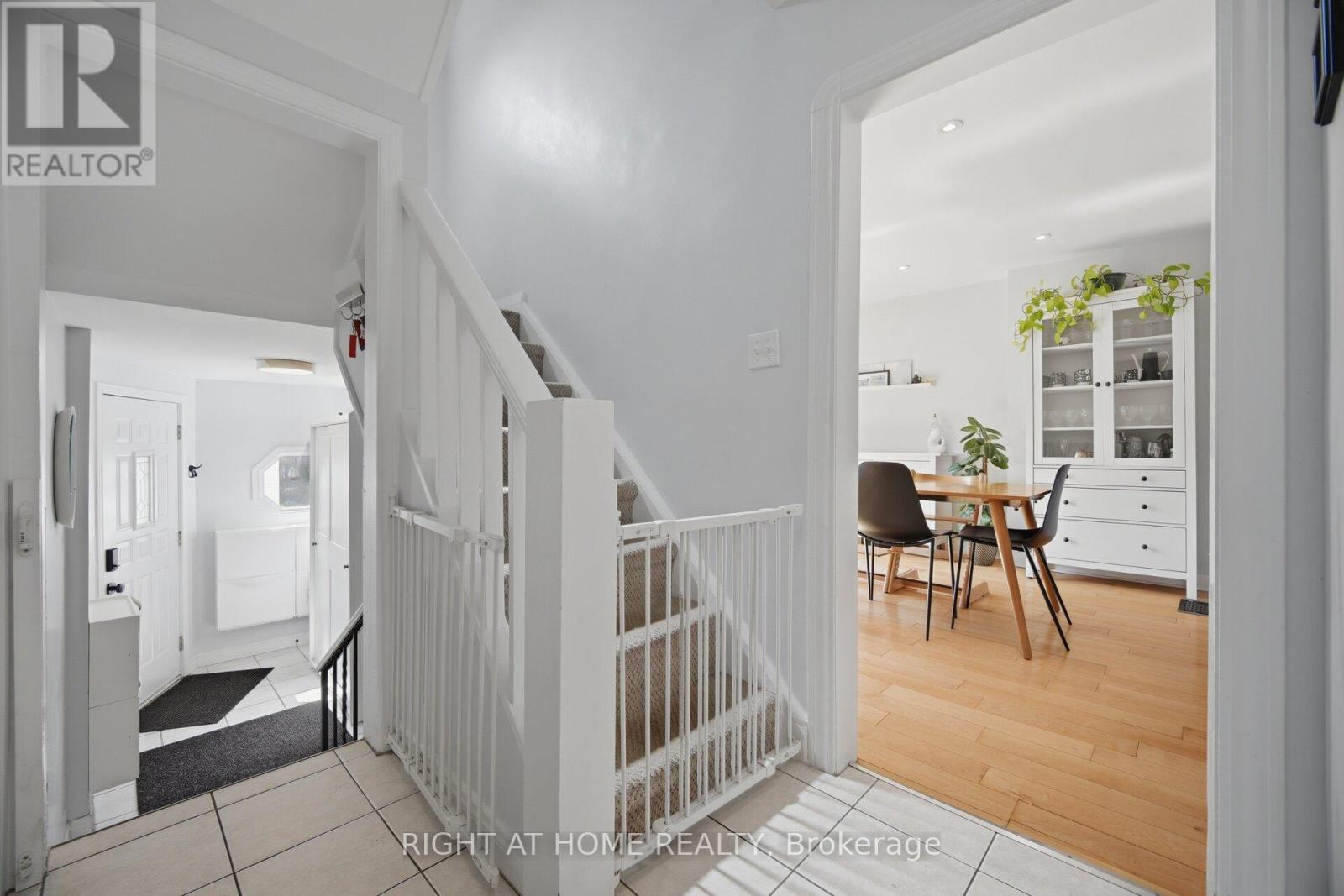 18 VANBRUGH AVENUE - 17