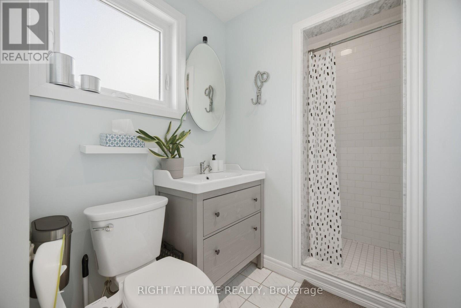 18 VANBRUGH AVENUE - 19