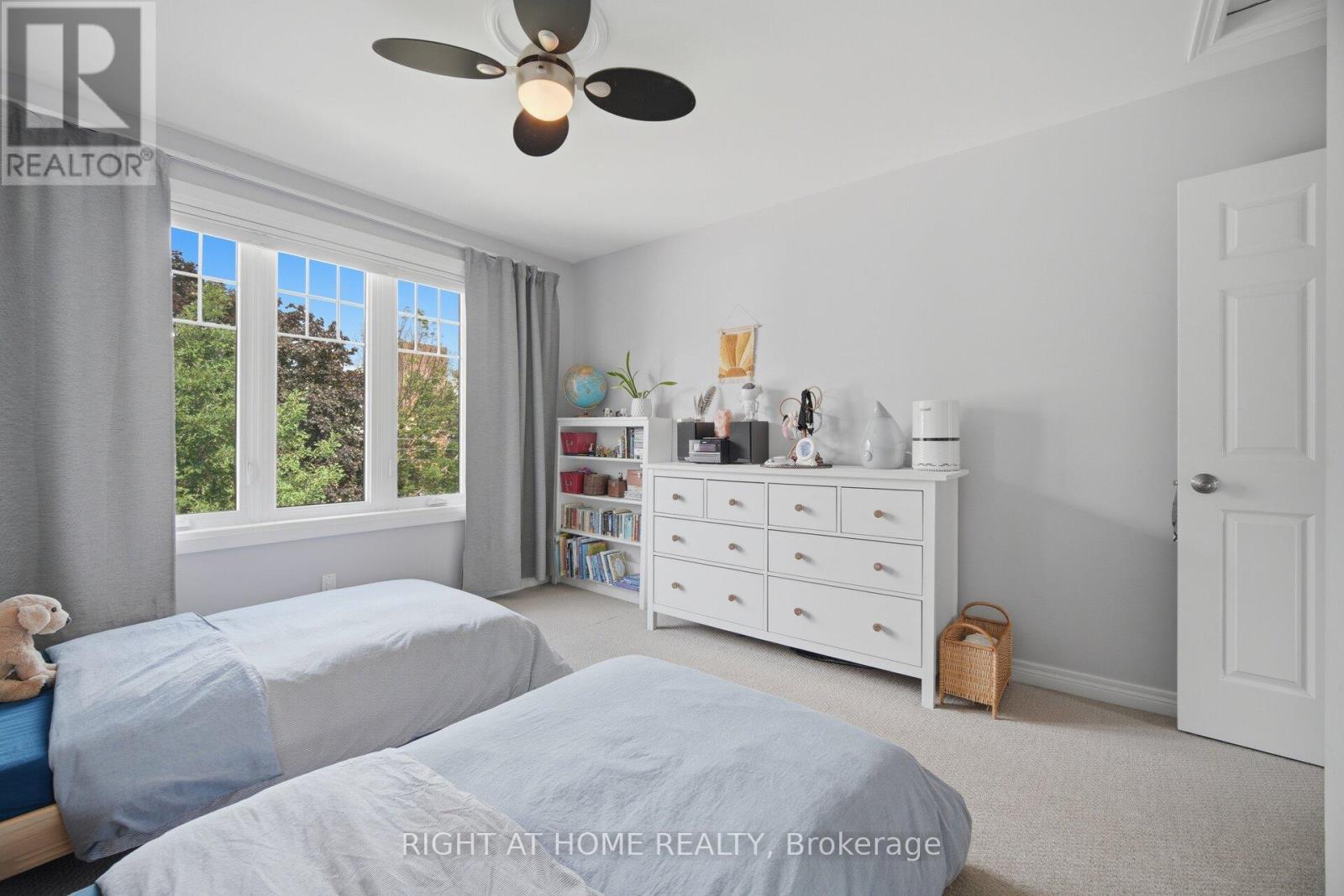 18 VANBRUGH AVENUE - 24