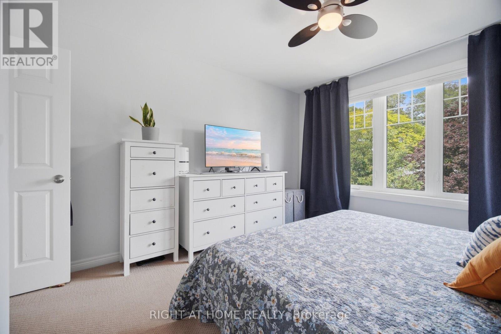 18 VANBRUGH AVENUE - 26