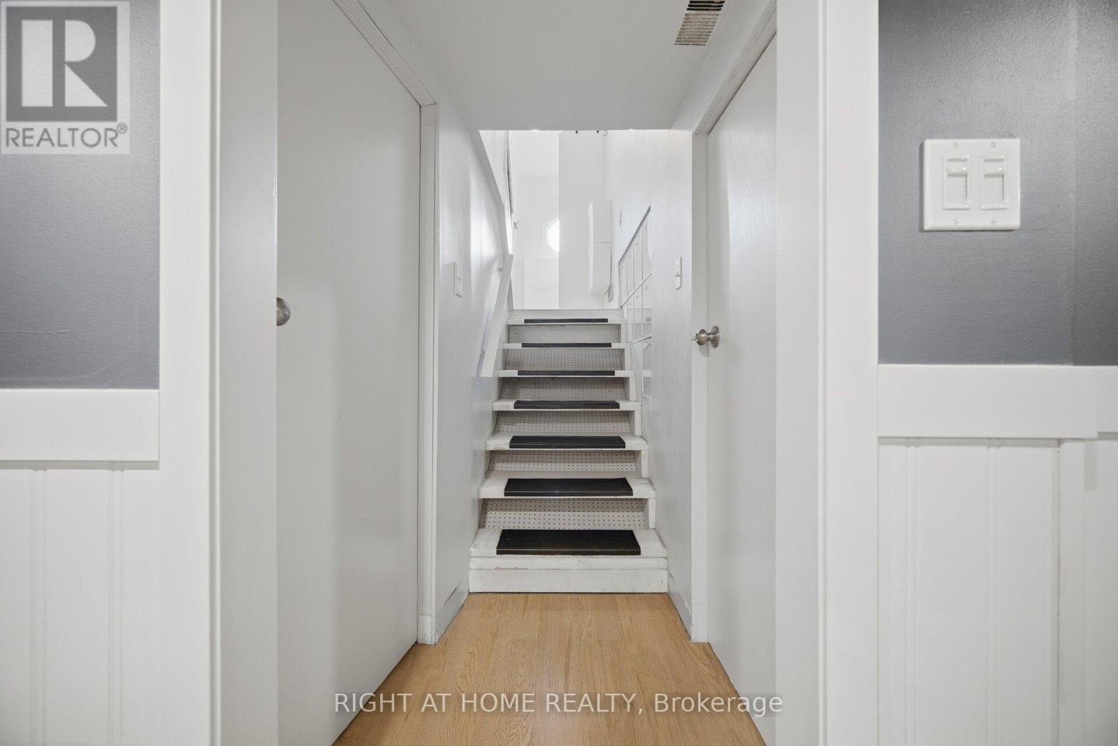 18 VANBRUGH AVENUE - 28