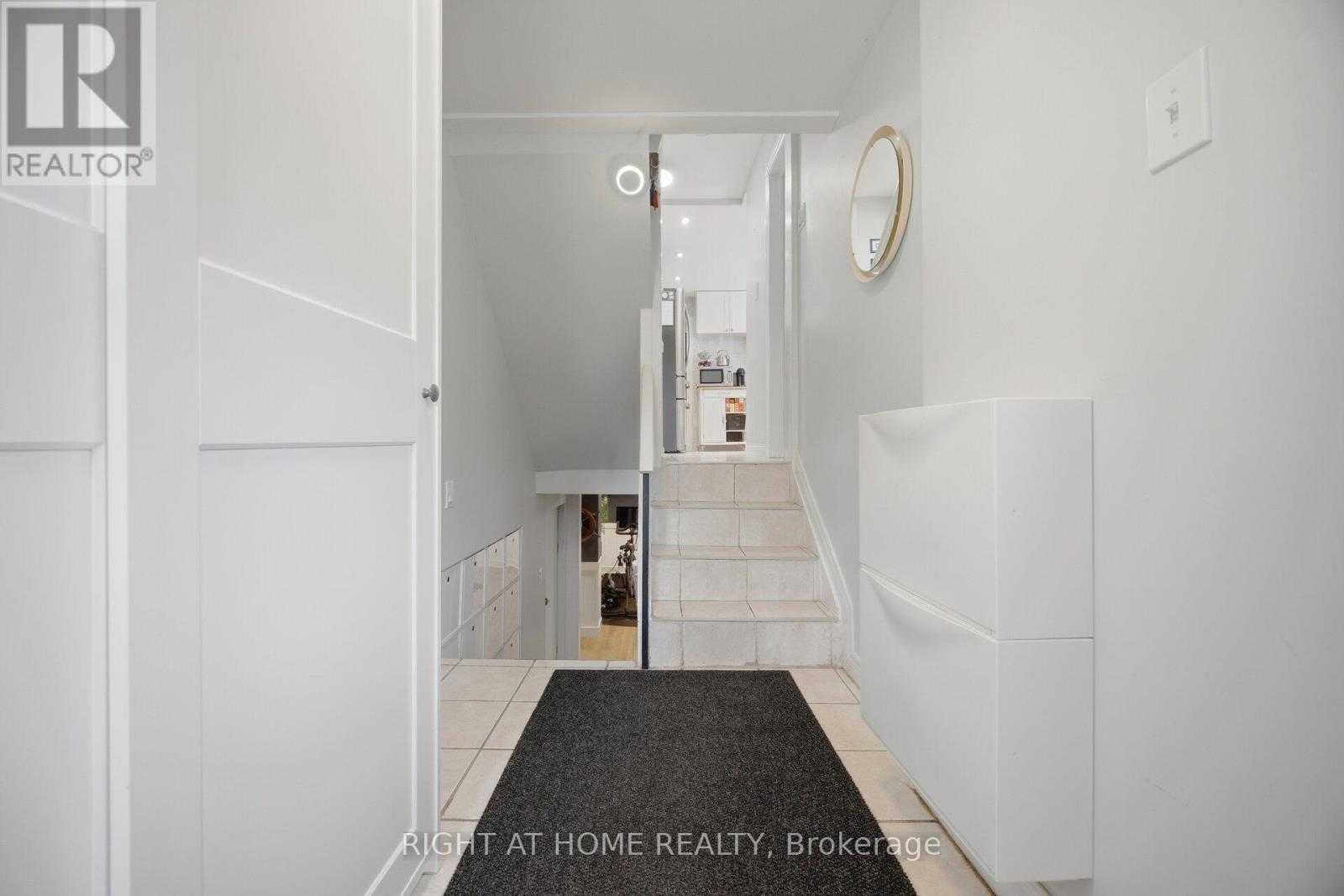 18 VANBRUGH AVENUE - 29