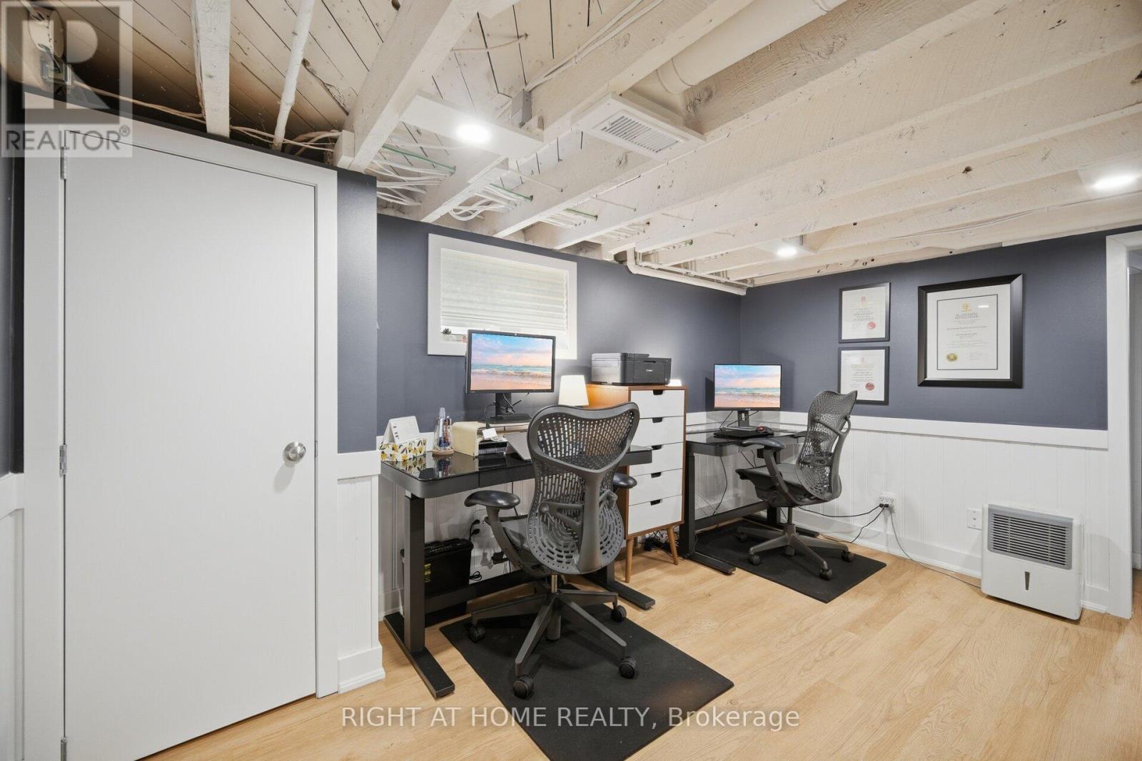 18 VANBRUGH AVENUE - 31