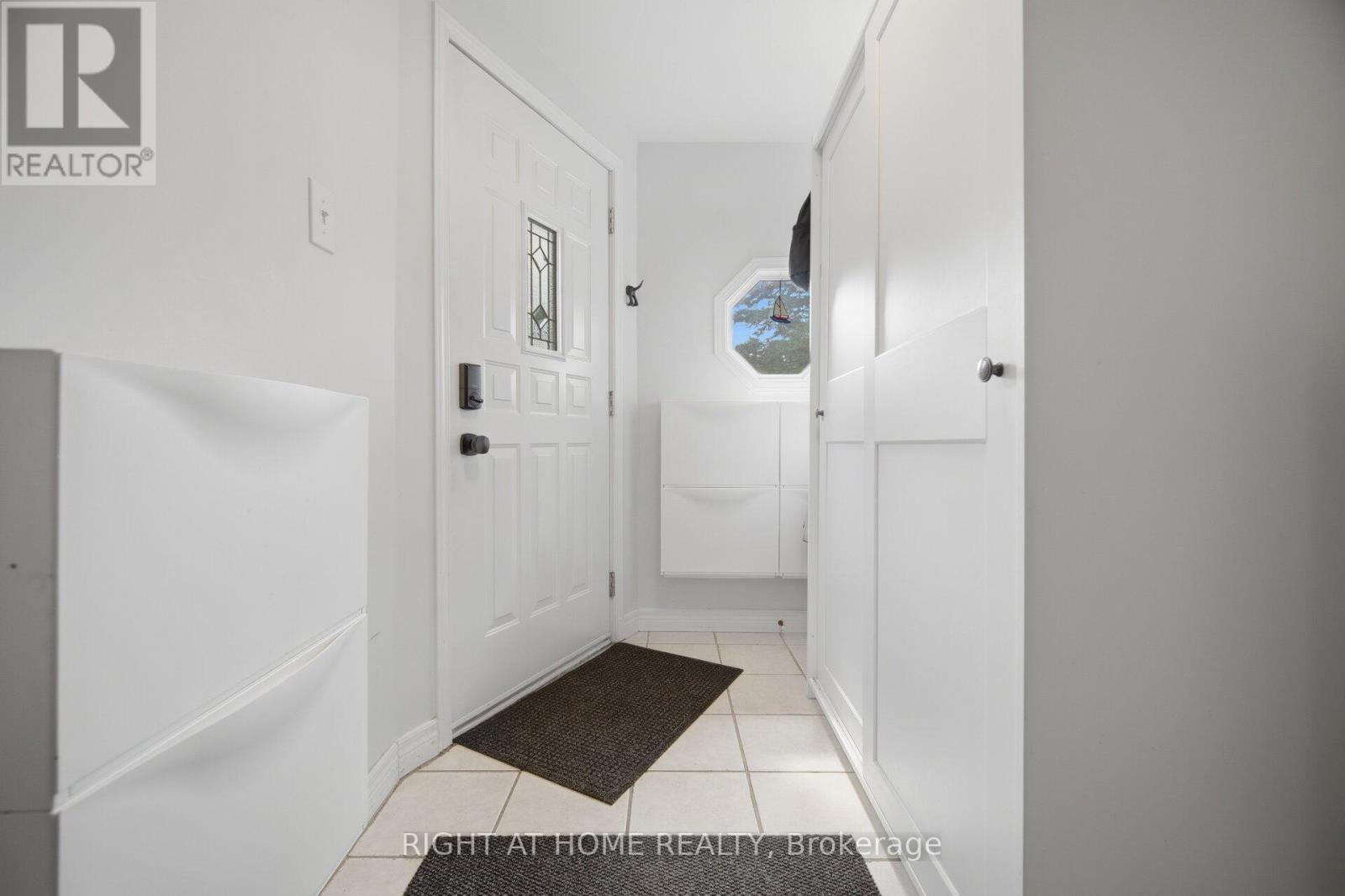 18 VANBRUGH AVENUE - 37
