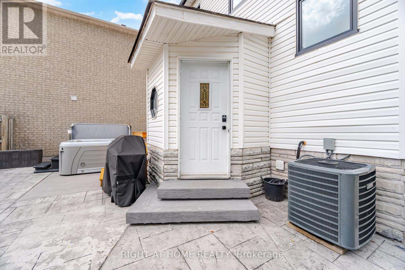 18 VANBRUGH AVENUE - 38