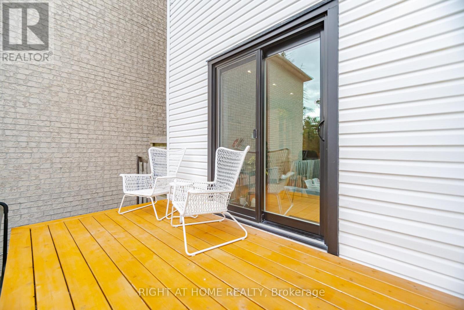 18 VANBRUGH AVENUE - 41