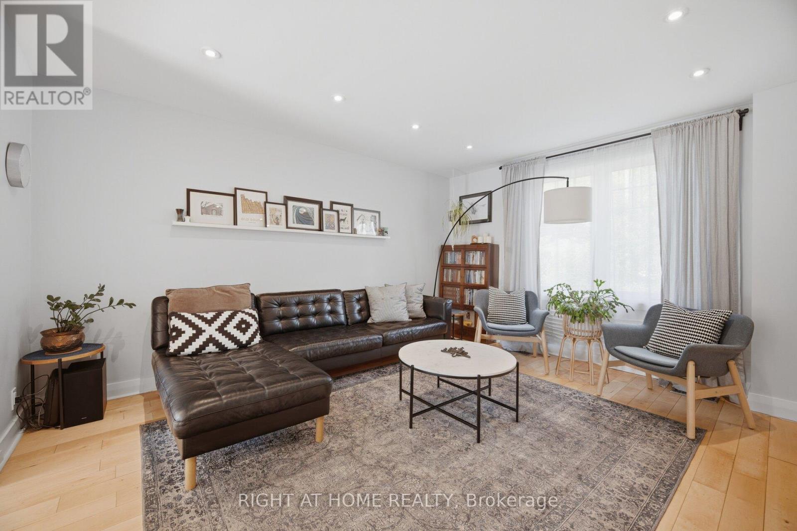 18 VANBRUGH AVENUE - 9
