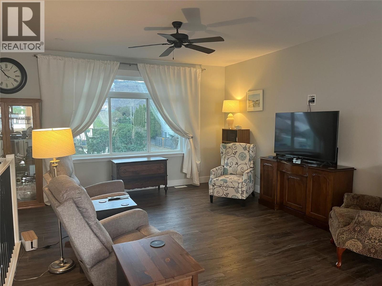 2046 SUNNYCREST Avenue - 8