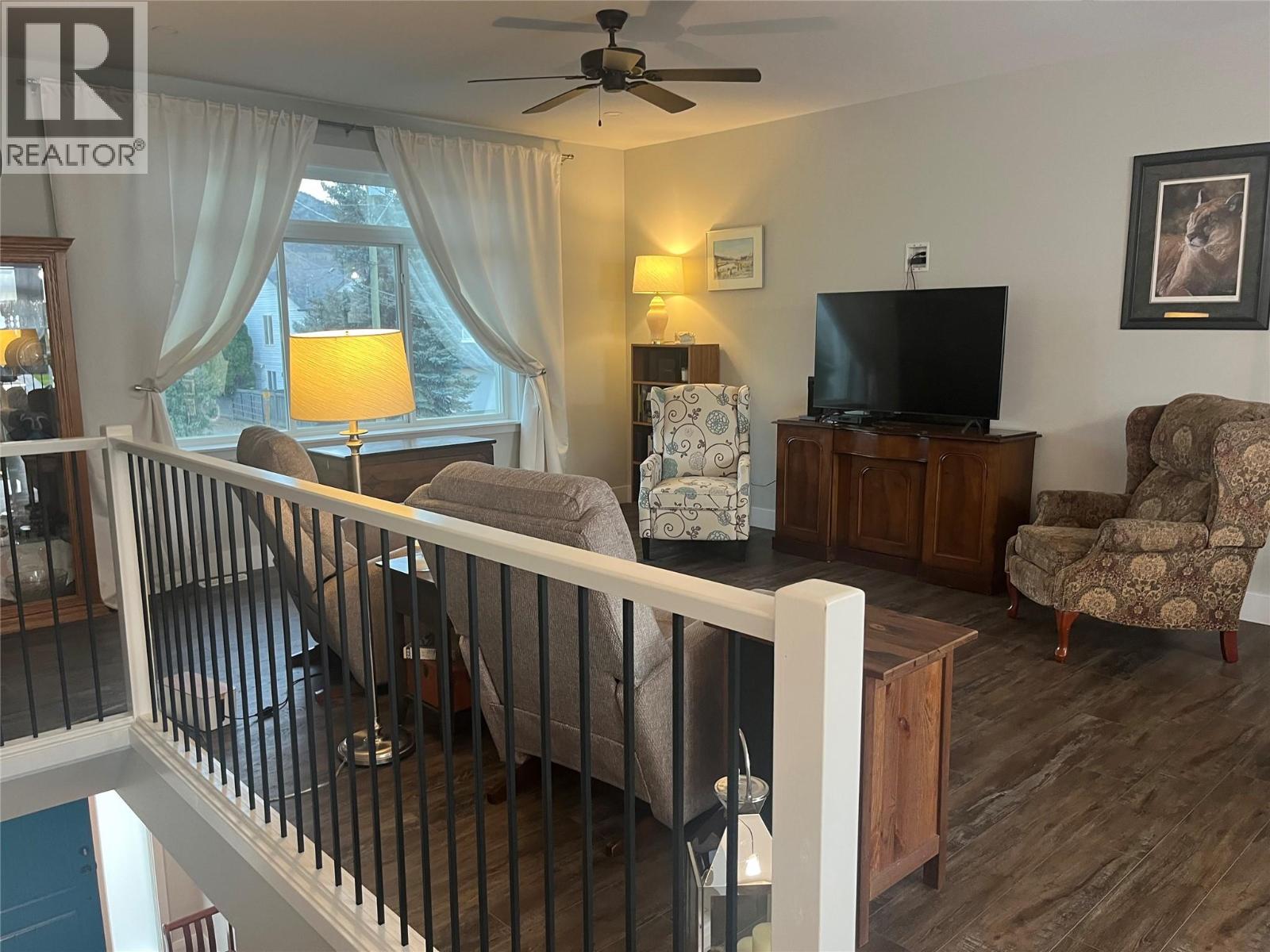 2046 SUNNYCREST Avenue - 9
