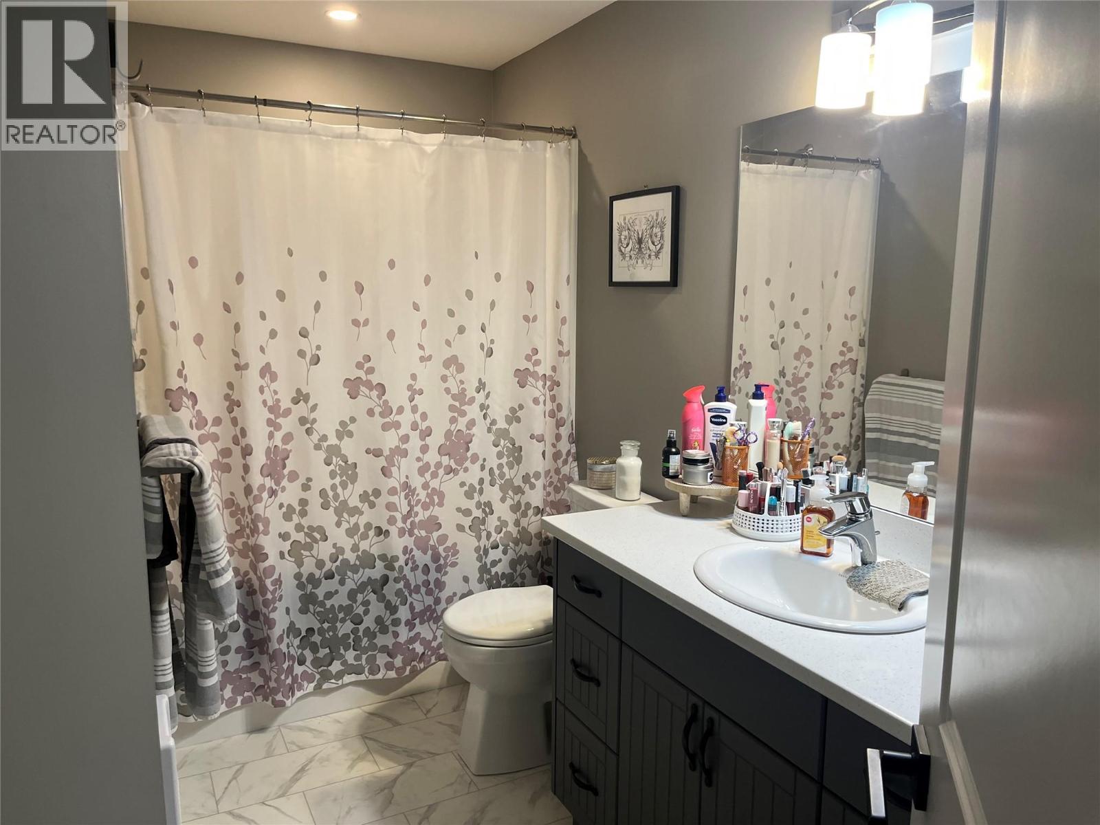 2046 SUNNYCREST Avenue - 24