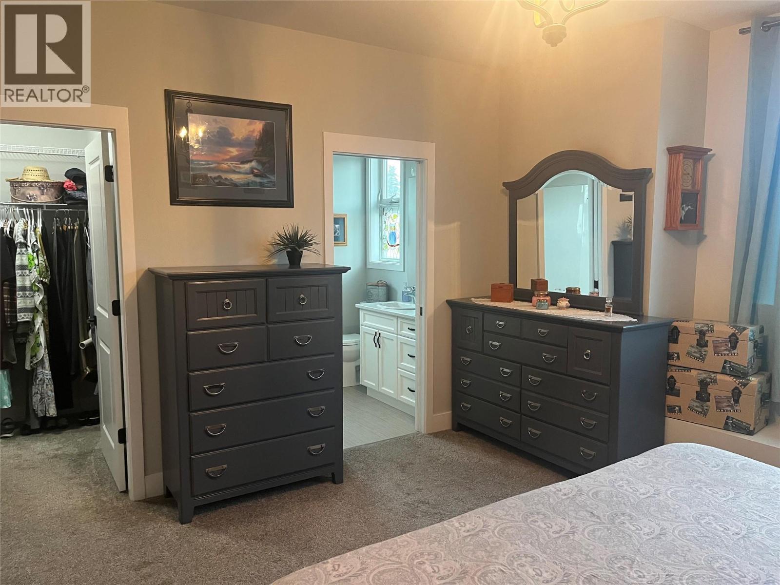 2046 SUNNYCREST Avenue - 12