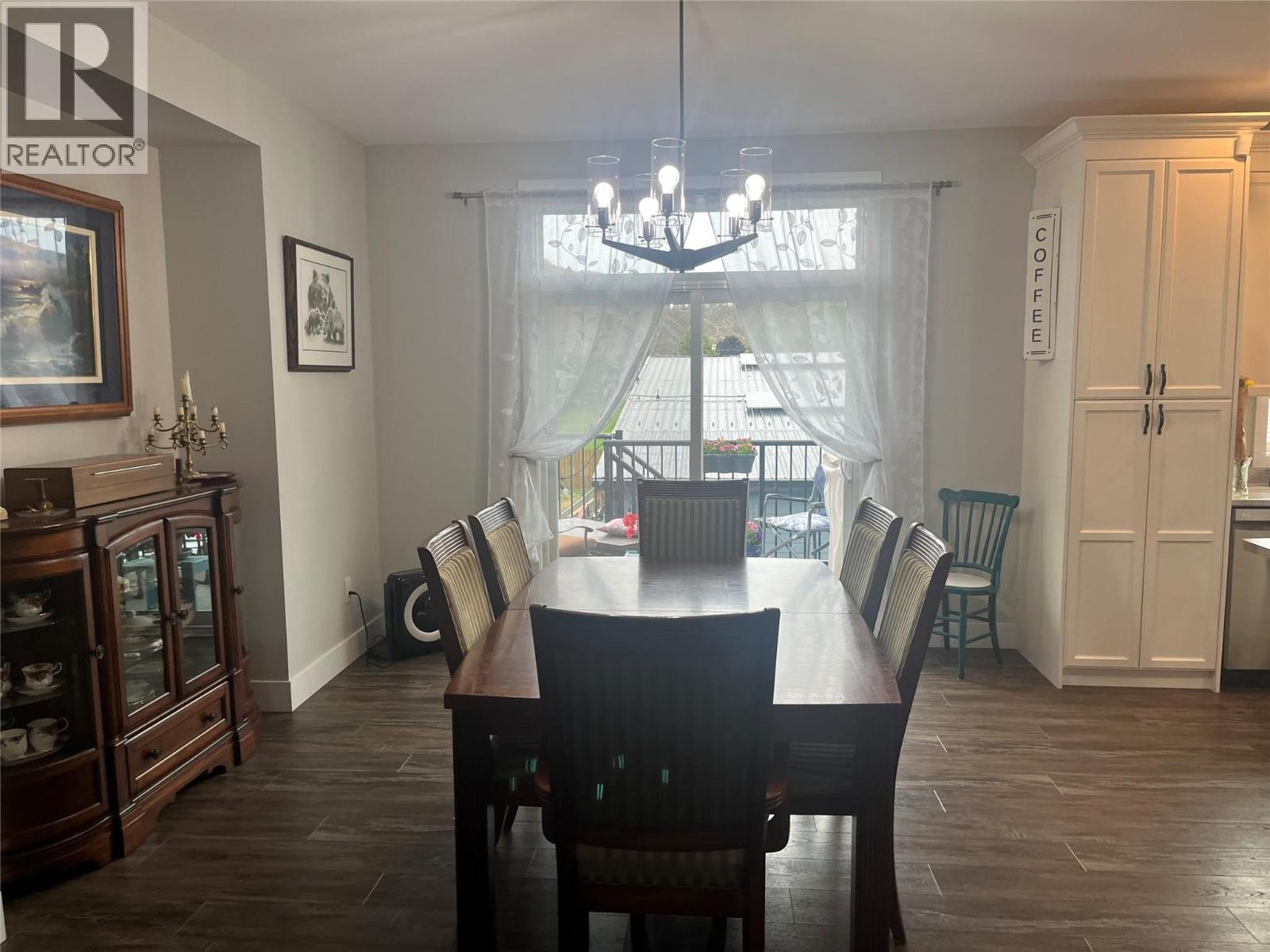 2046 SUNNYCREST Avenue - 6