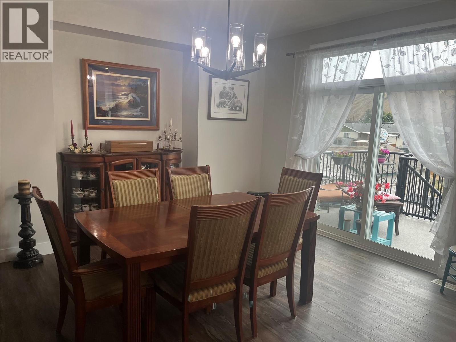 2046 SUNNYCREST Avenue - 7