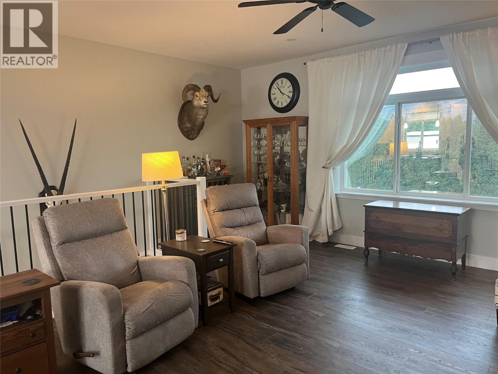 2046 SUNNYCREST Avenue - 10