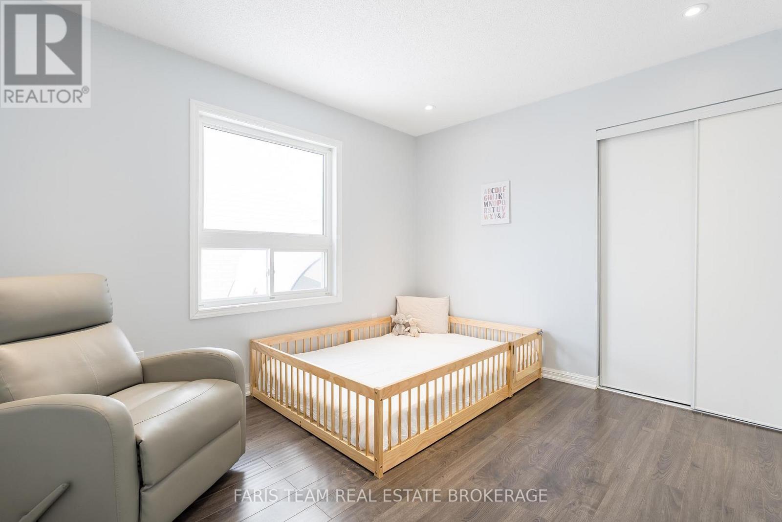 92 WESLEY AVENUE - 17