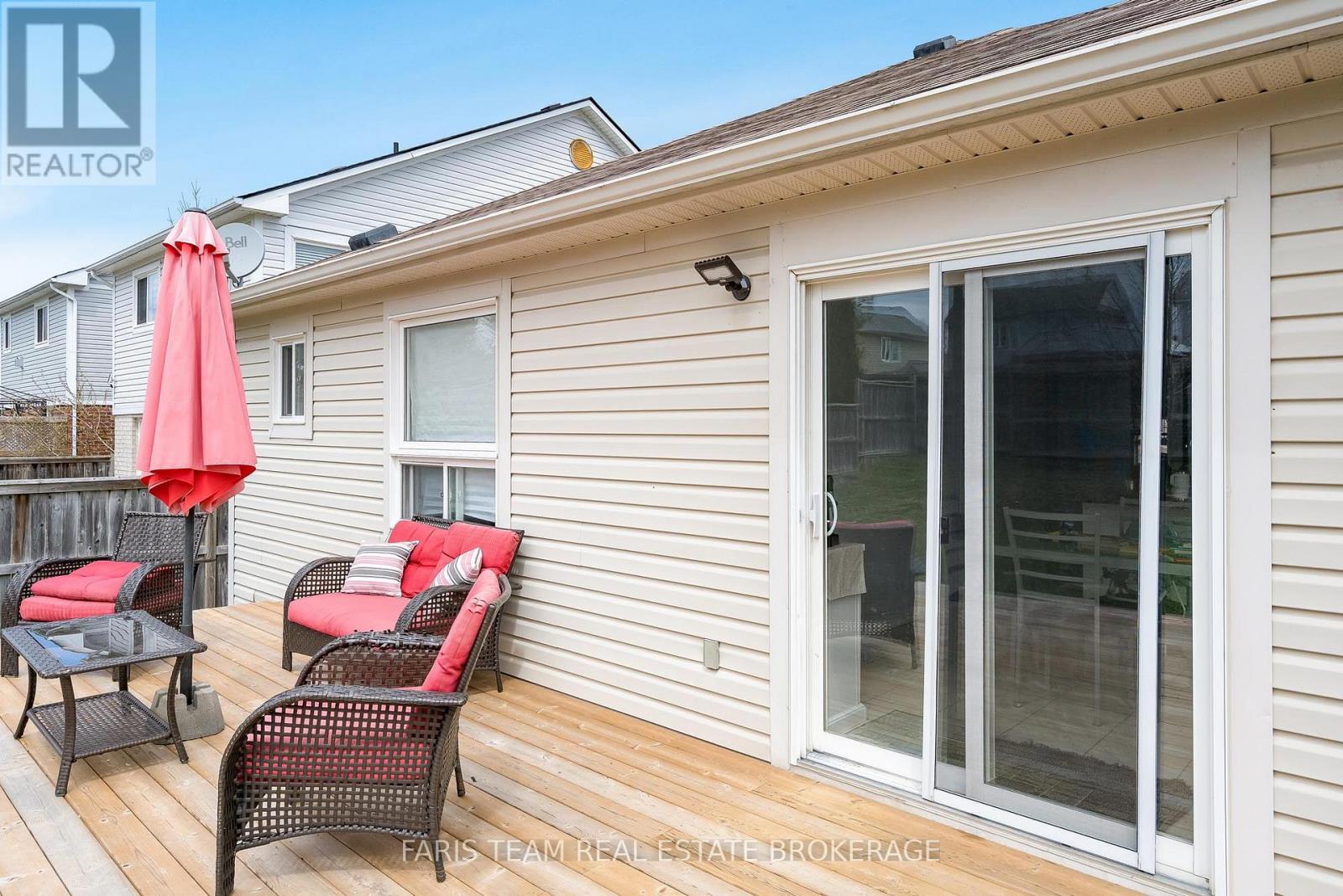 92 WESLEY AVENUE - 24