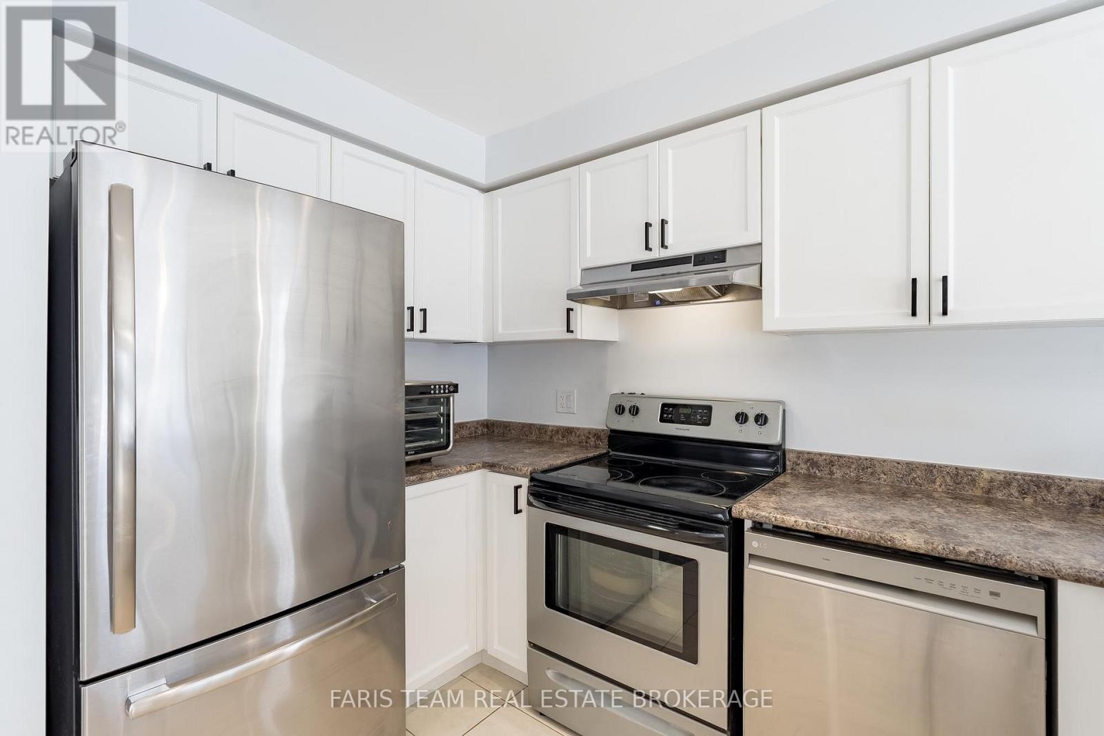 92 WESLEY AVENUE - 8