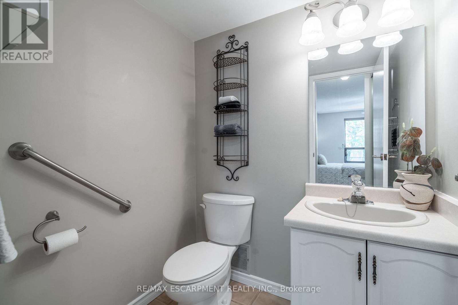 #204 966 QUEENSTON ROAD - 34