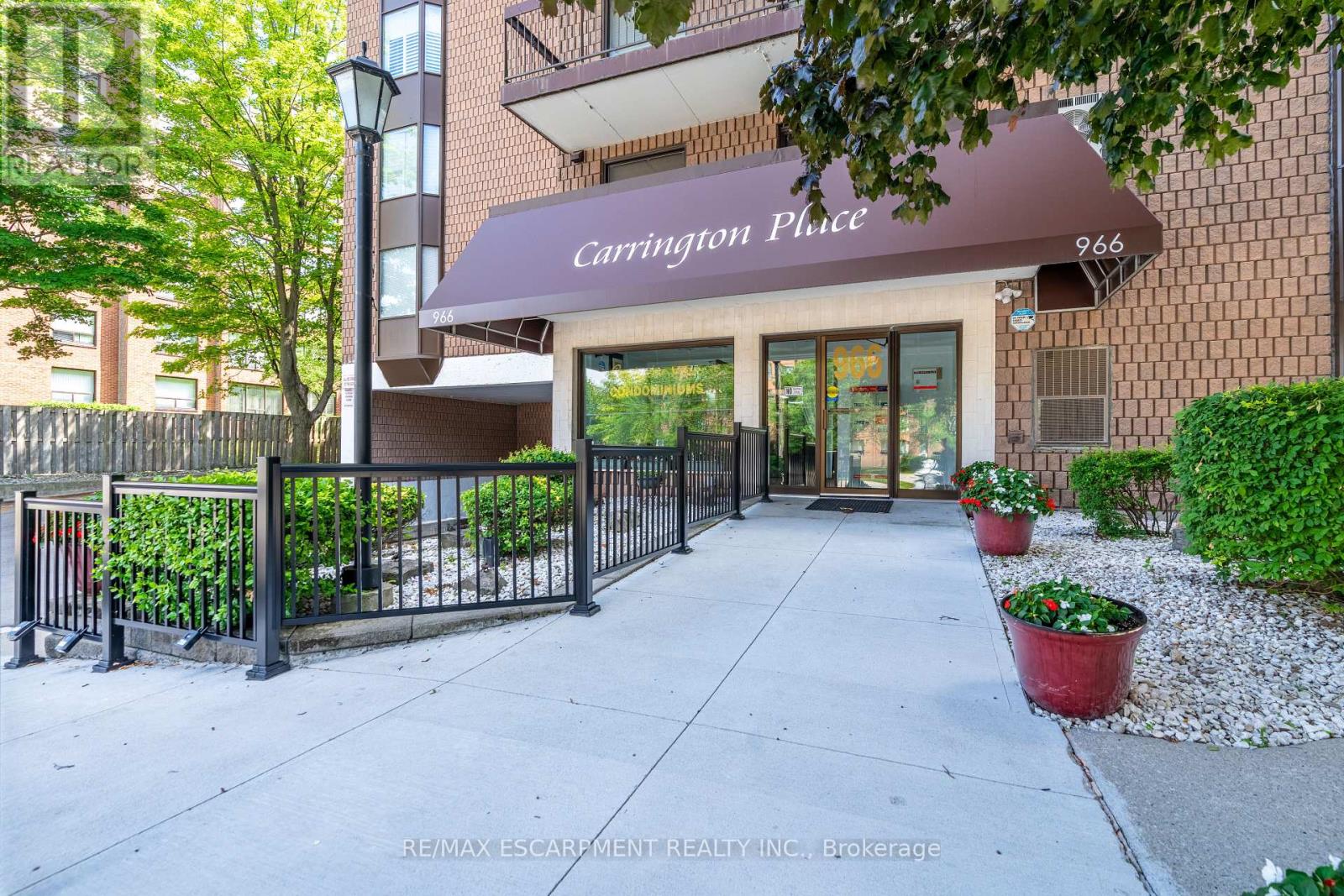 #204 966 QUEENSTON ROAD - 44
