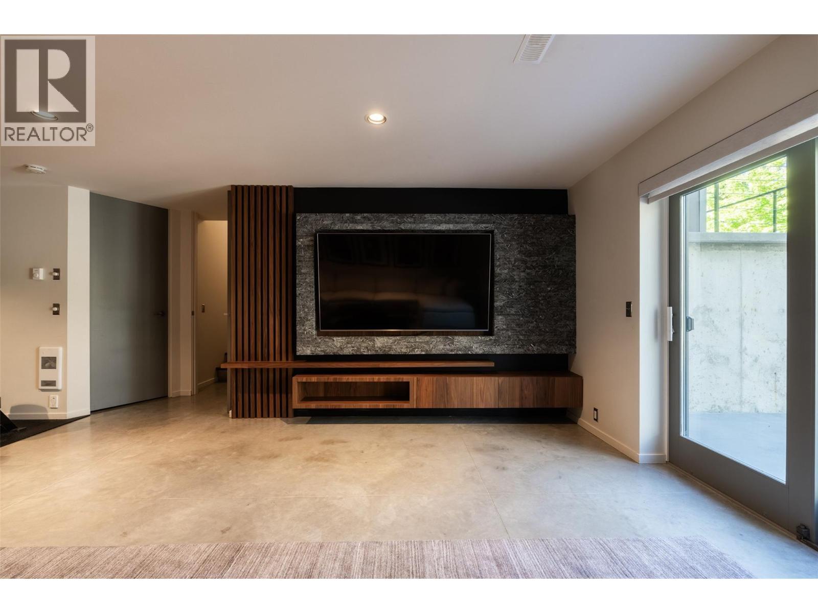 324 Clifton Road - 45