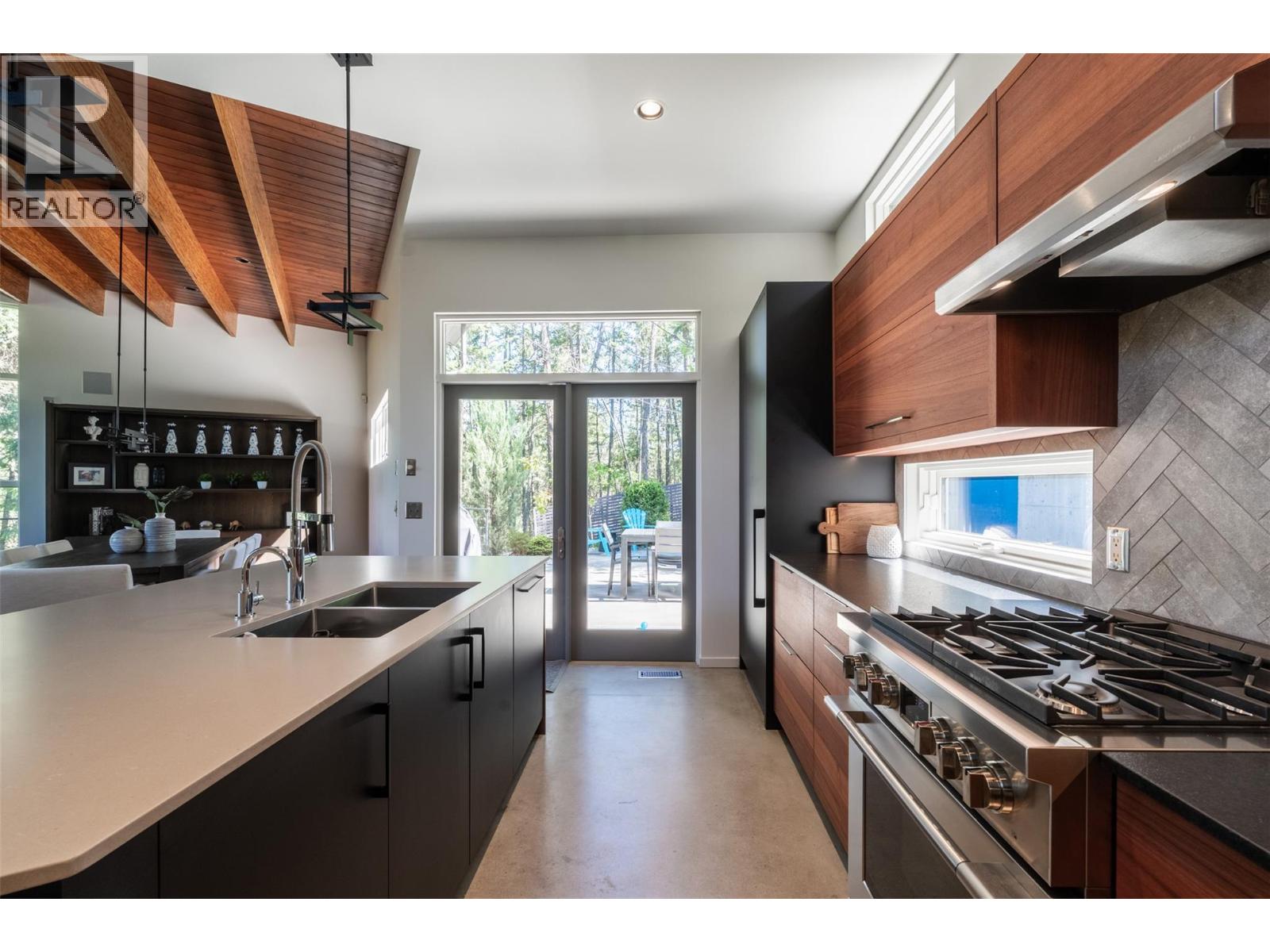 324 Clifton Road - 11
