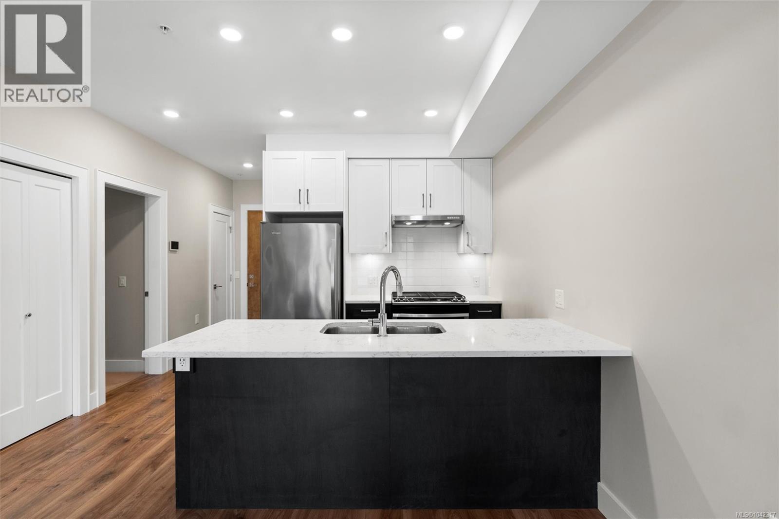#301 747 Travino Lane - 12