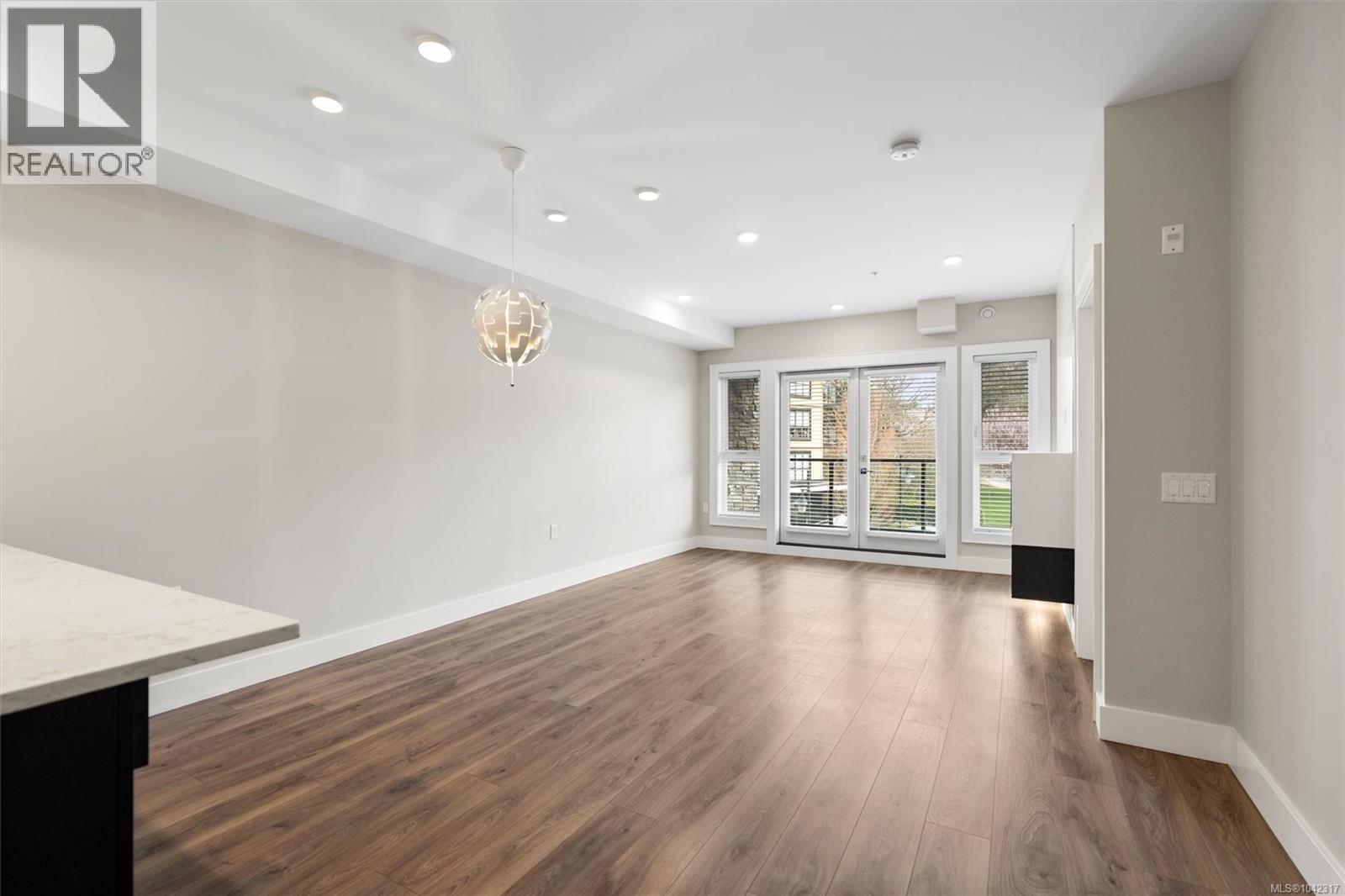 #301 747 Travino Lane - 17