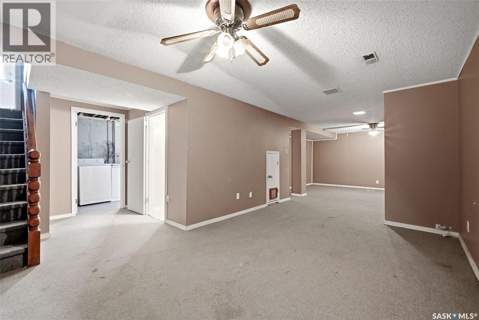 6 Osborne CRESCENT - 19