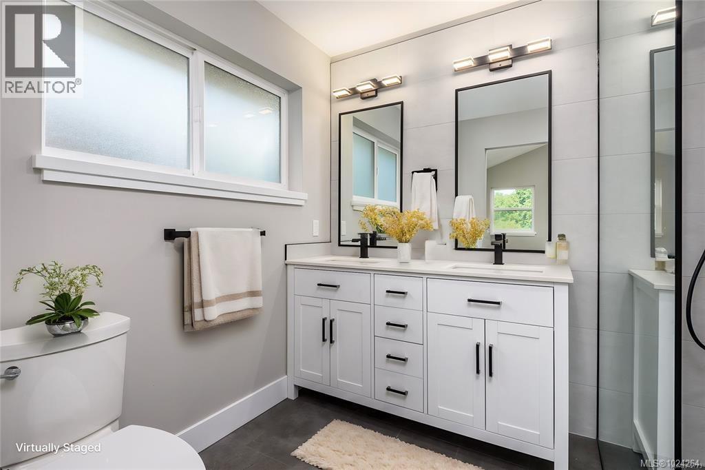 649 5th St - Image 3