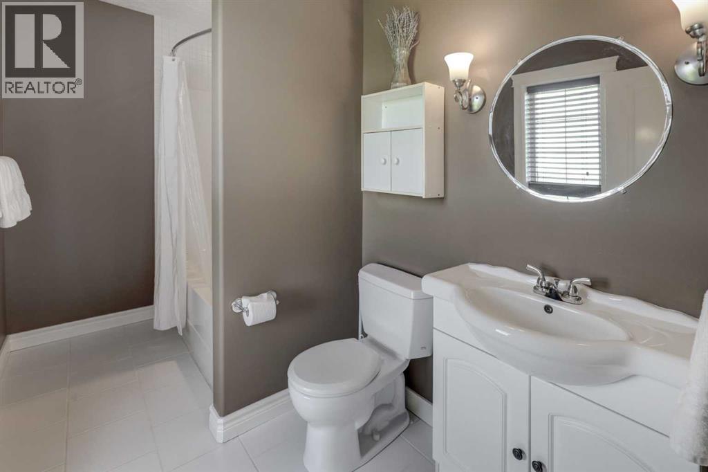 Master ensuite bathroom
