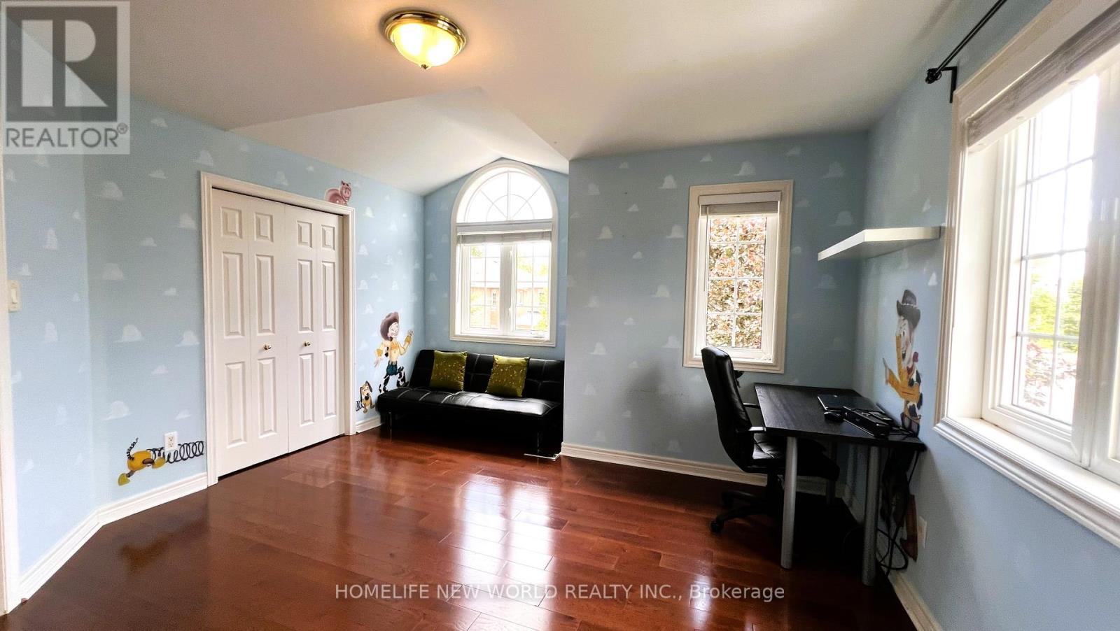 2485 BLUE HOLLY CRESCENT - 23